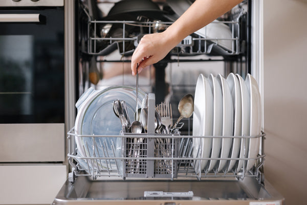 How to safely and gently clean dishes effectively?